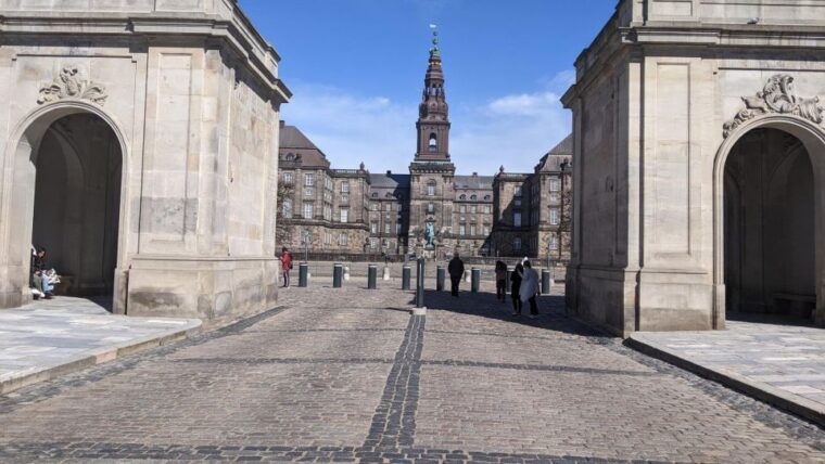 copenhagen-city-highlights-guided-tour-by-app