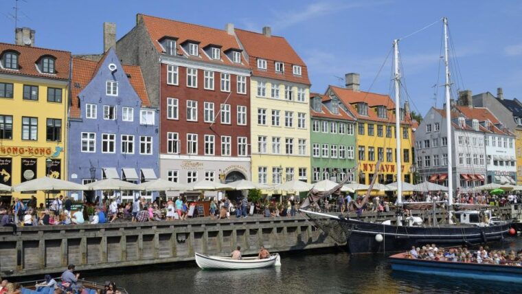 copenhagen-city-highlights-guided-tour-by-app