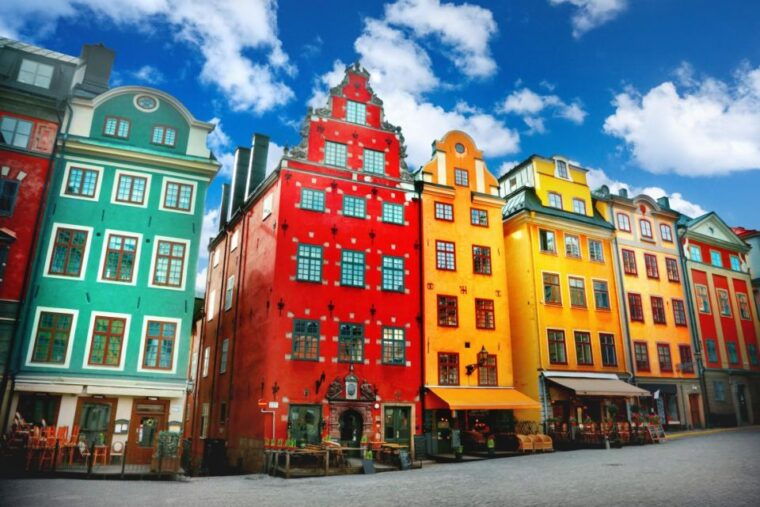 copenhagen-day-trip-to-malmo-old-town-castle-by-train-car