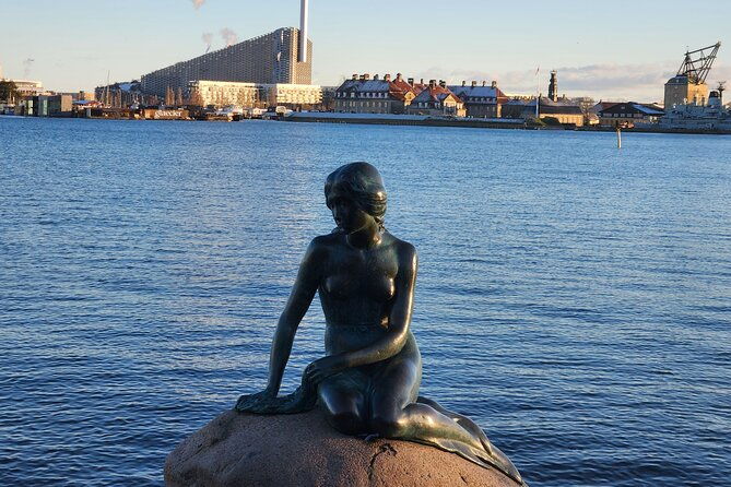 copenhagen-highlights-1-canal-ferry-ride-walking-tour