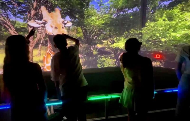 Copenhagen: Hologram Zoo Africa Adventure 40 minut - Copenhagen: Hologram Zoo Africa Adventure 40 minut — A Virtual Safari in the Heart of Denmark