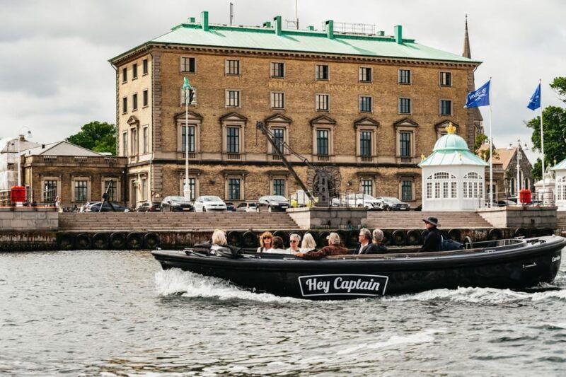 copenhagen-old-canals-and-hidden-gems-social-boat-tour