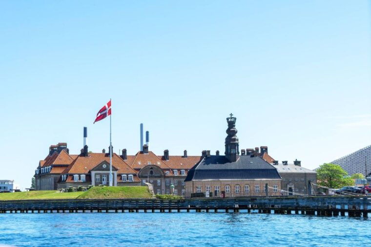 copenhagen-old-town-and-nyhavn-private-family-tour