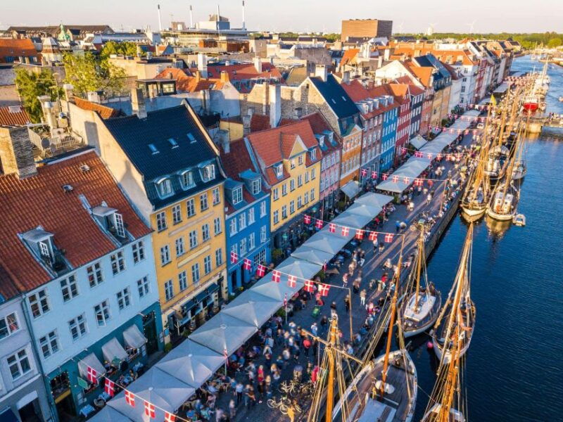 copenhagen-old-town-nyhavn-canal-walking-tour-christiana