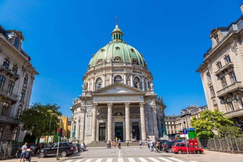 copenhagen-old-town-nyhavn-canal-walking-tour-christiana