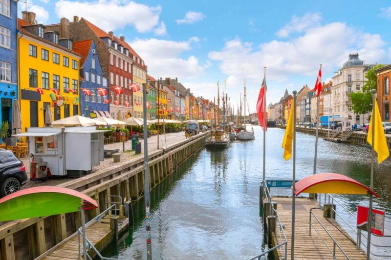 copenhagen-old-town-nyhavn-canal-walking-tour-christiana