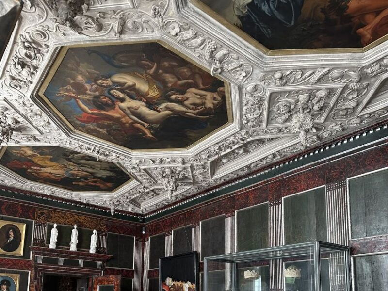 copenhagen-private-guided-walking-tour-of-rosenborg-castle
