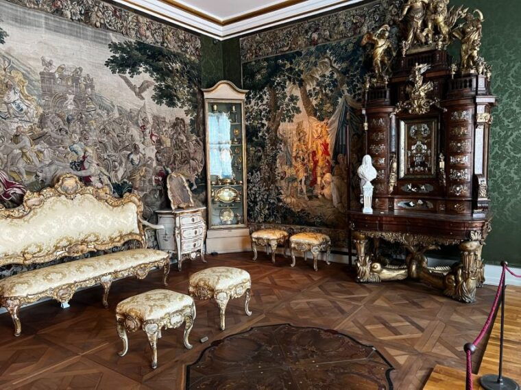 copenhagen-private-guided-walking-tour-of-rosenborg-castle