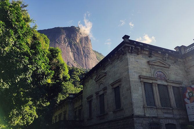 corcovado-hiking-tour-in-rio-de-janeiro
