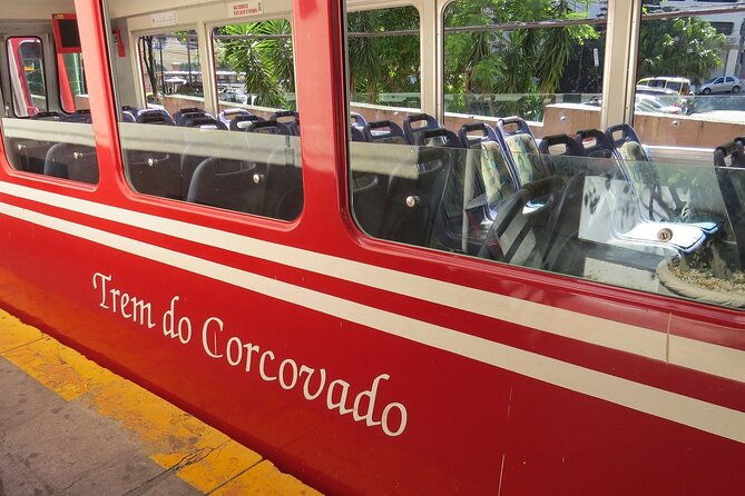 corcovado-train-and-sugarloaf-mountain-guided-tour-with-transfer