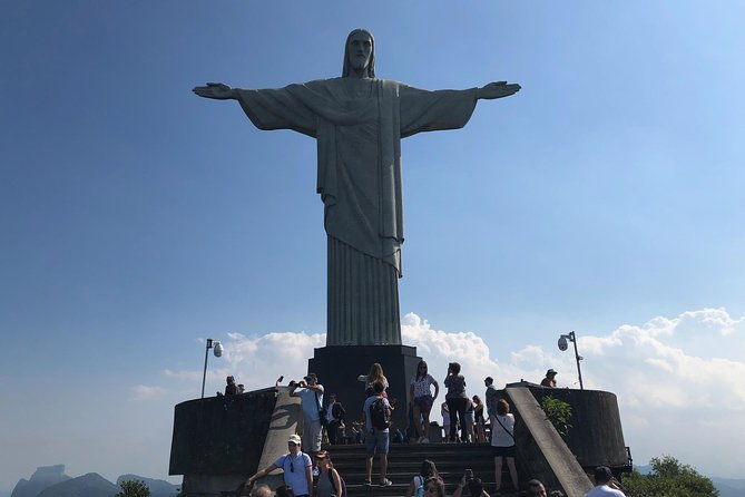 corcovado-with-christ-statue-be-one-of-the-first-to-get-there
