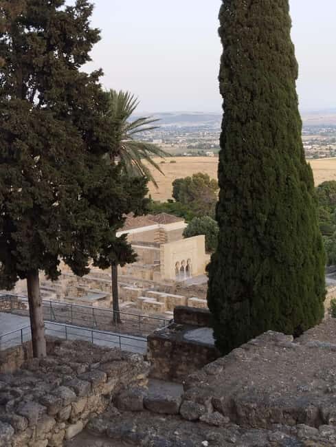 Córdoba: Guided Tour Medina Azahara at Dusk - The Guides: Keep the Experience Genuine