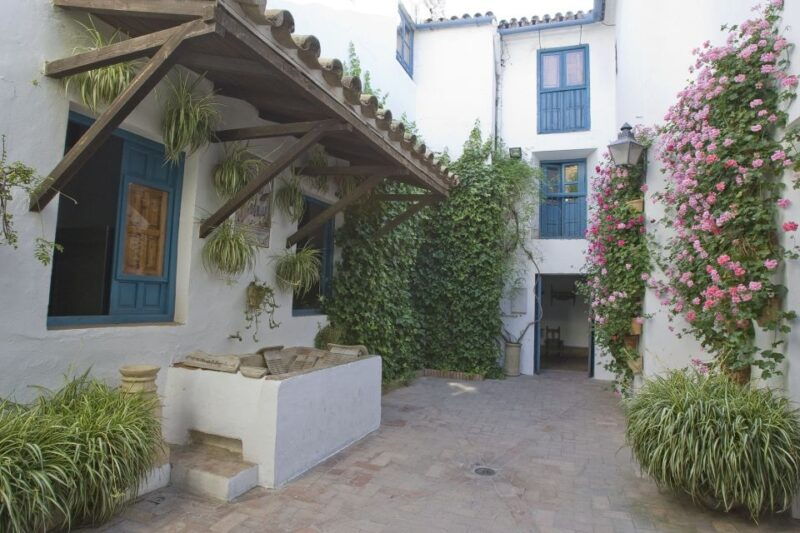 cordoba-viana-palace-gardens-and-patios-entry-ticket