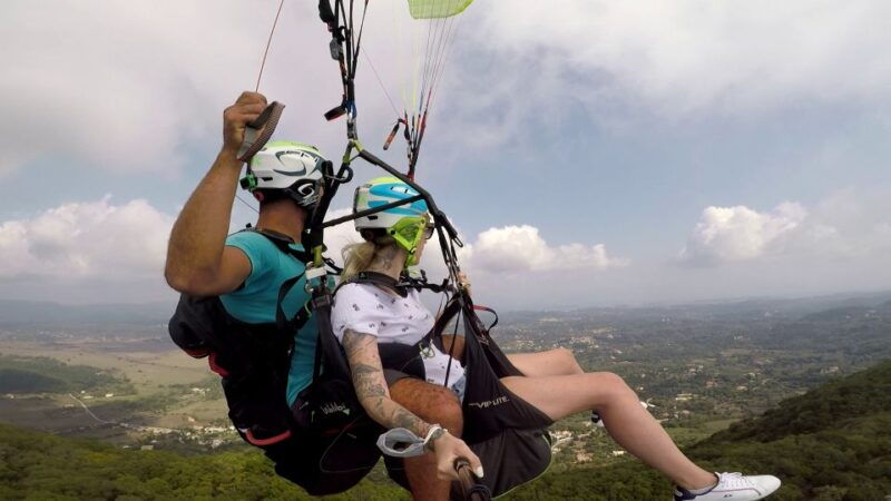 corfu-paragliding-tandem-flight-above-pelekas-town
