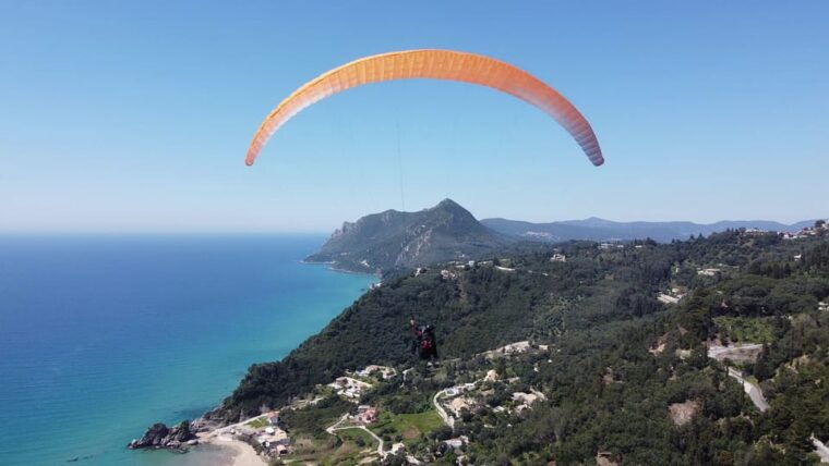 corfu-paragliding-tandem-flight-above-pelekas-town