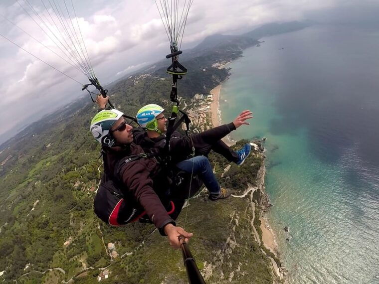 corfu-paragliding-tandem-flight-above-pelekas-town