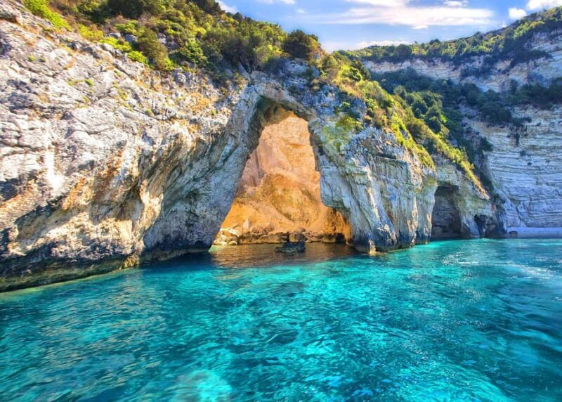 Corfu: Private yacht cruise to Paxos - Antipaxos & Caves - Key Points