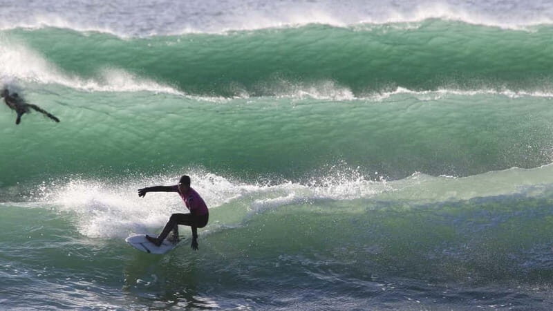 Cornwall: Beginner or Improver Surf Lesson with Gear - An In-Depth Look at the Cornwall Surf Experience