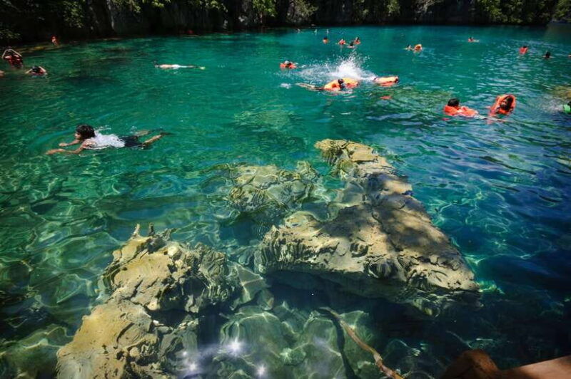 coron-barracuda-lake-skeleton-wreck-twin-lagoon-boat-tour