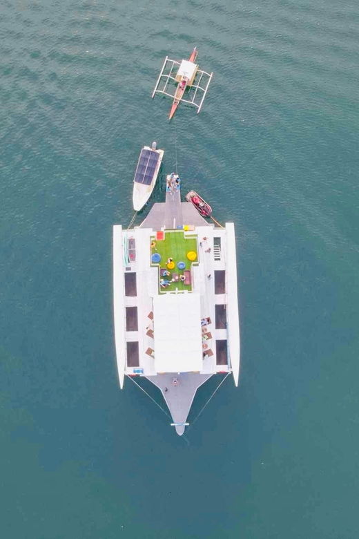 coron-island-luxury-trimaran-tour-pure-comfort-no-crowds