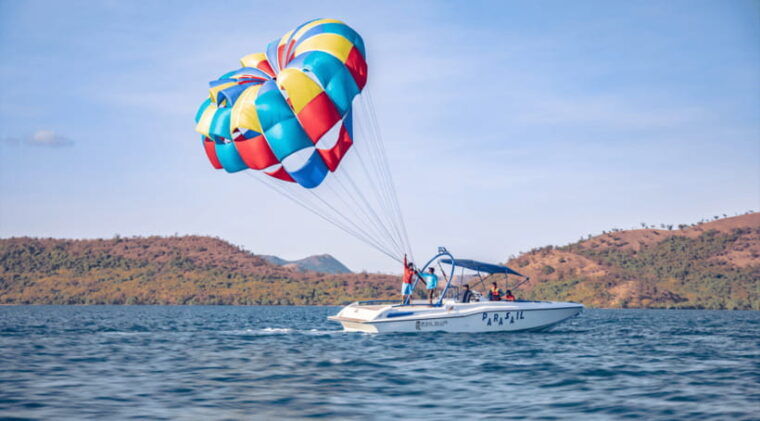 coron-parasailing-experience