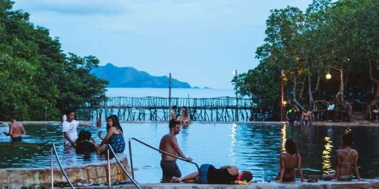 coron-town-tour-with-maquinit-hot-spring