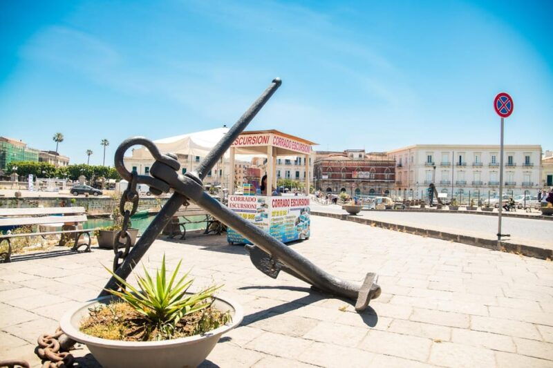 corrado-excursions-boat-tour-on-the-island-of-ortigia