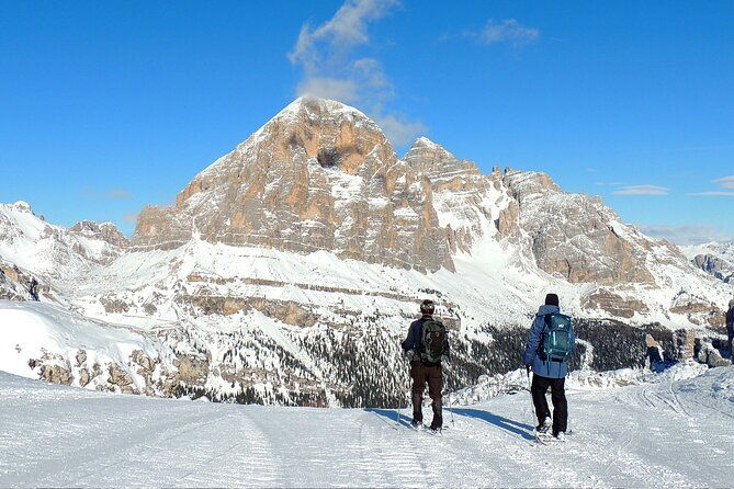 cortina-dolomites-winter-hiking-sledding-experience