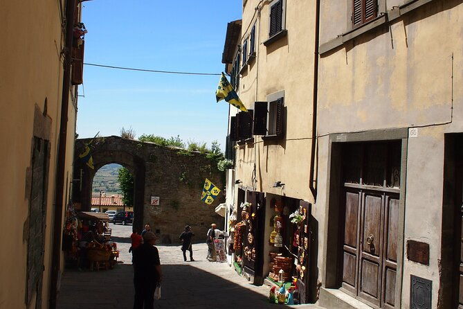 cortona-private-walking-tour-under-the-tuscan-sun