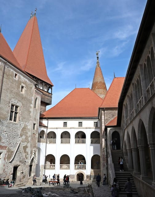 corvin-castle-1-day-car-tour-from-oradea
