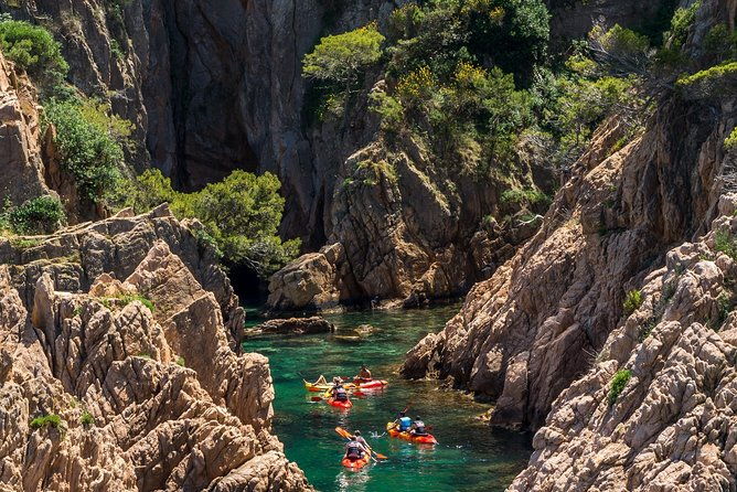 costa-brava-kayaking-and-snorkeling-small-group-tour-with-lunch