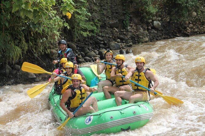 costa-ricas-finest-white-water-rafting-adventure-class-4-5