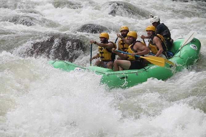 costa-ricas-finest-white-water-rafting-adventure-class-4-5