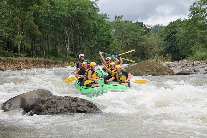 costa-ricas-finest-white-water-rafting-adventure-class-4-5