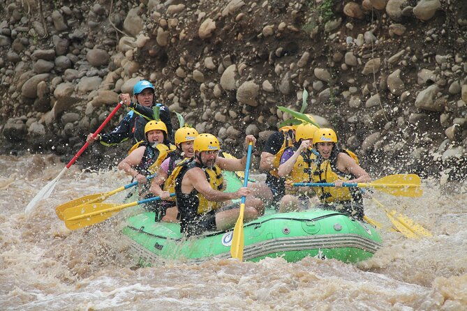 costa-ricas-finest-white-water-rafting-adventure-class-4-5