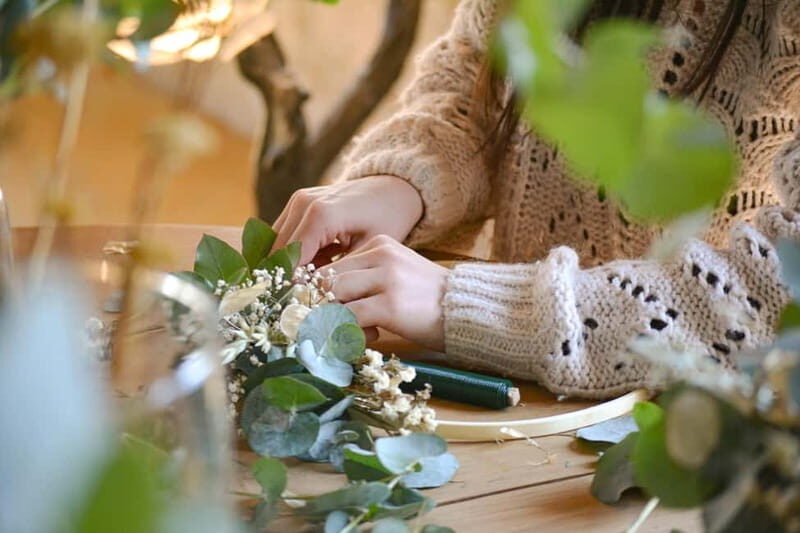 Cotignac: Workshop for creating dried flower crowns - Cotignac: Workshop for creating dried flower crowns — A Practical Guide to a Beautiful Artisan Experience