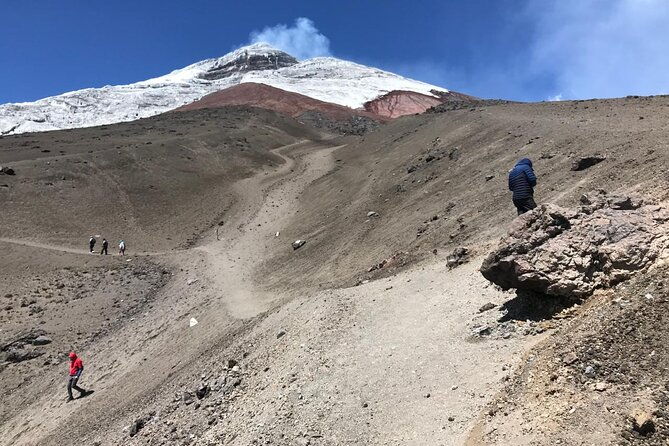cotopaxi-and-volcanoes-avenue