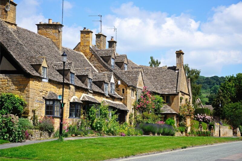 cotswolds-private-personalized-tour-in-a-luxury-ride