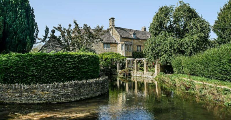 cotswolds-tour-of-cotswolds-with-guide-sedan