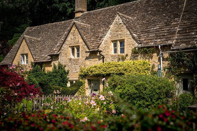 cotswolds-village-private-car-tour-and-photoshoot