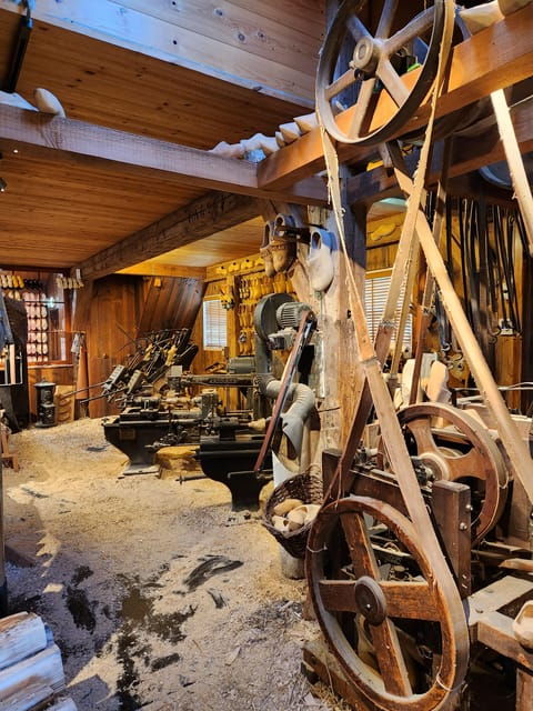 country-sidezaanse-schansewindmills-cheesefarm-volendam