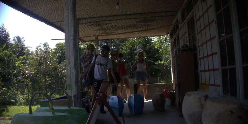 countryside-bike-ride-to-golong-village-and-lingsar-temple