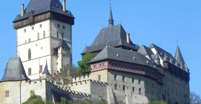 countryside-bike-tour-from-prague-to-karlstejn-castle