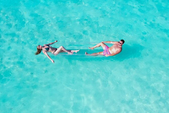 couples-clear-kayak-drone-photoshoot-in-turks-and-caicos