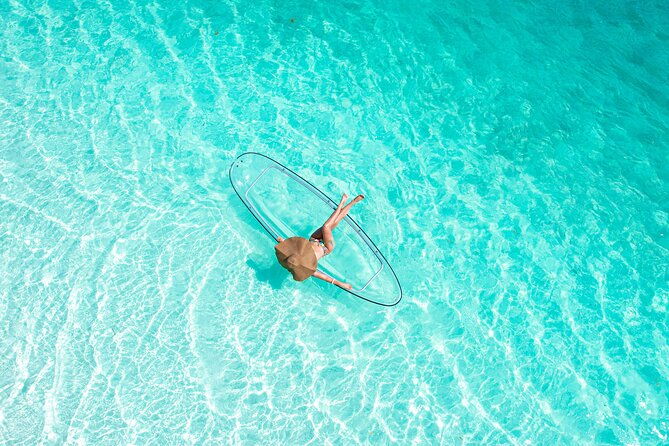 couples-clear-kayak-drone-photoshoot-in-turks-and-caicos
