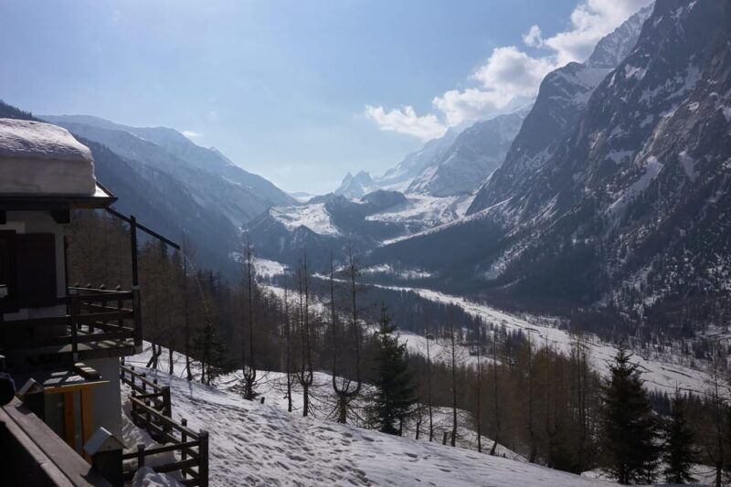 courmayeur-sunset-snowshoeing-and-farm-animal-visit