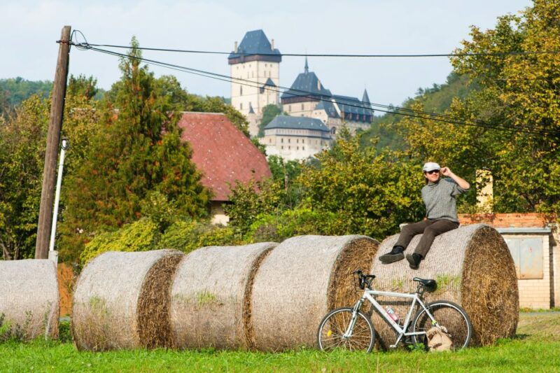 coutryside-bike-tour-to-karlstejn-castle