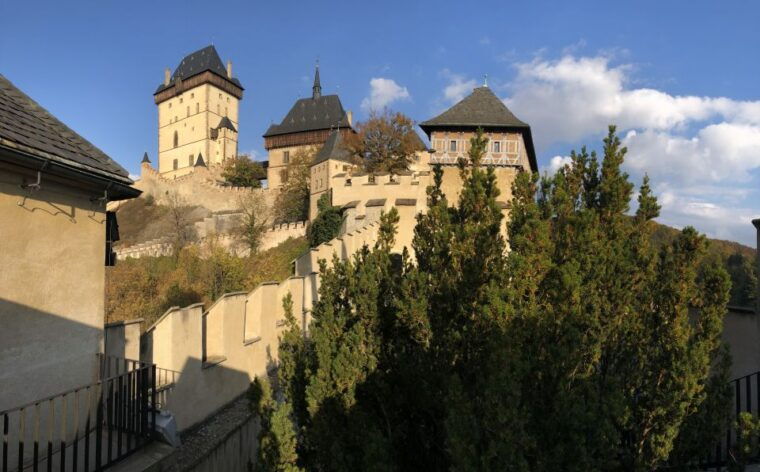 coutryside-bike-tour-to-karlstejn-castle
