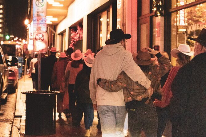 cowboy-pub-crawl-cowboy-hats-trivia-drinks-line-dancing-bulls