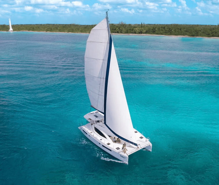 Cozumel Luxury Sailing, Snorkeling + Lunch & Open Bar - FAQ
